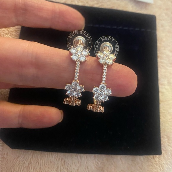 Kate Spade Gleaming Gardenia Hoop earrings in rose gold with cubic zirconia NWT - Picture 6 of 6